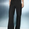 Weite Jeans mit Strasssteinen Weite Jeans mit Strasssteinen