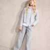 Weite Jeans mit Strasssteinen Weite Jeans mit Strasssteinen