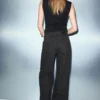 Weite Jeans mit Strasssteinen Weite Jeans mit Strasssteinen