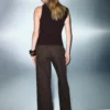Weite Jeans mit Strasssteinen Weite Jeans mit Strasssteinen