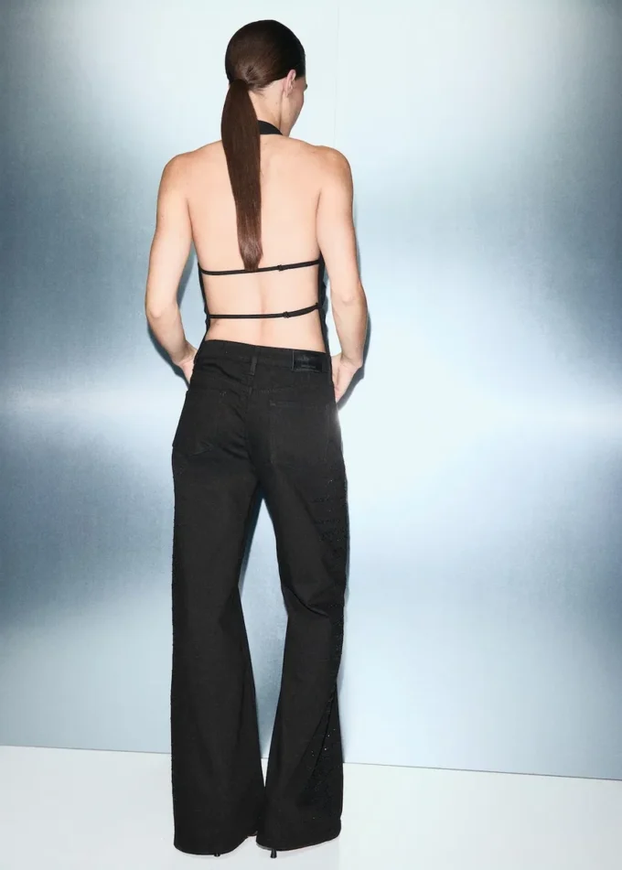Weite Jeans mit Strasssteinen Weite Jeans mit Strasssteinen