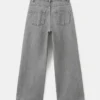 Weite Jeans mit Strasssteinen Weite Jeans mit Strasssteinen