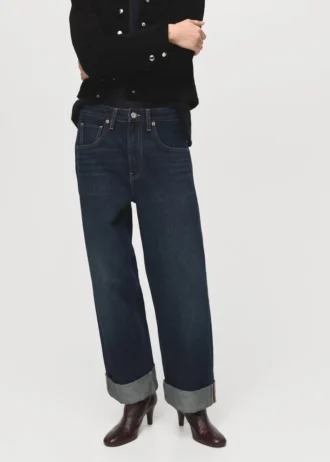 Weite Jeans mit umgeschlagenem Saum
