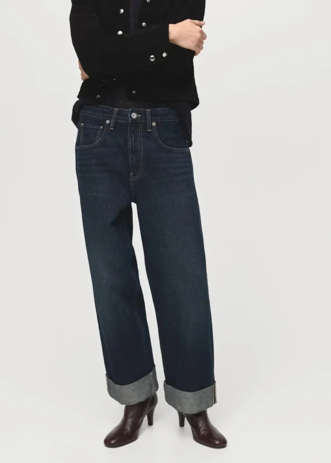 Weite Jeans mit umgeschlagenem Saum