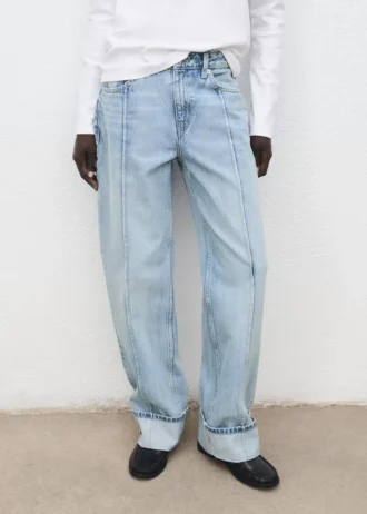 Weite Jeans mit umgeschlagenem Saum