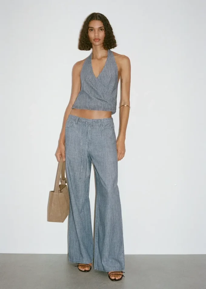 Weite Jeanshose mit Gürtel