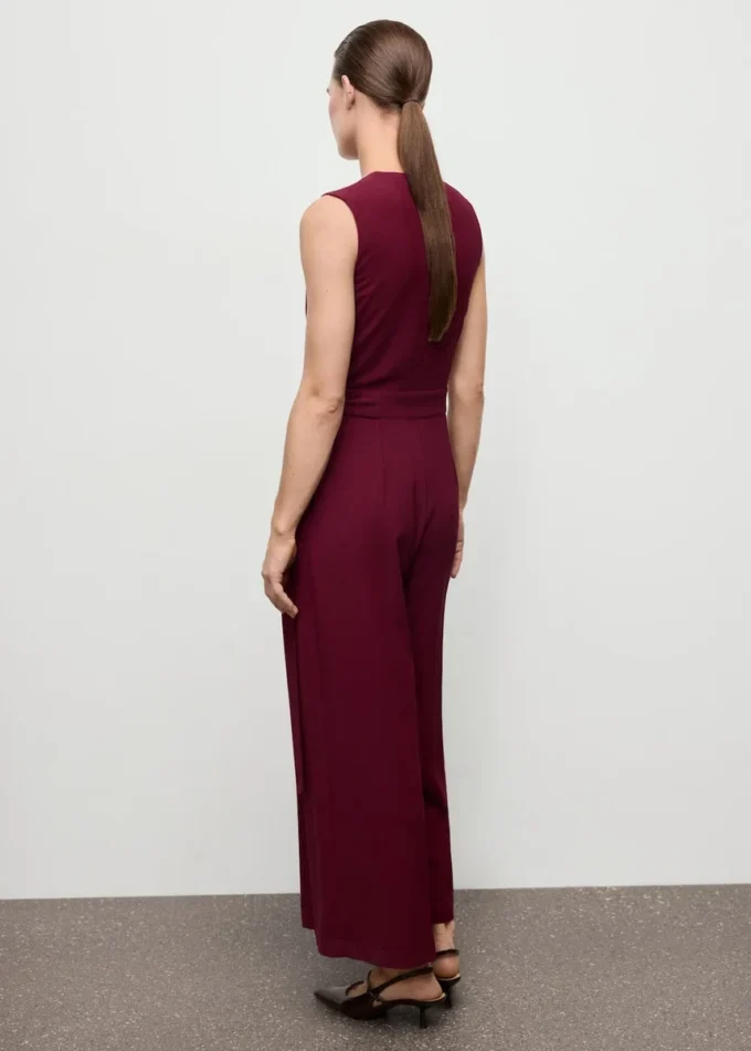 Wickeljumpsuit mit Gürtel Wickeljumpsuit mit Gürtel