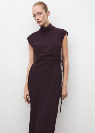 Wickelkleid mit Rollkragen Wickelkleid mit Rollkragen