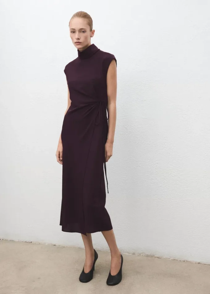 Wickelkleid mit Rollkragen Wickelkleid mit Rollkragen