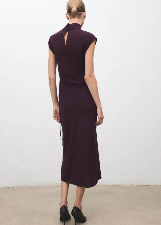 Wickelkleid mit Rollkragen Wickelkleid mit Rollkragen