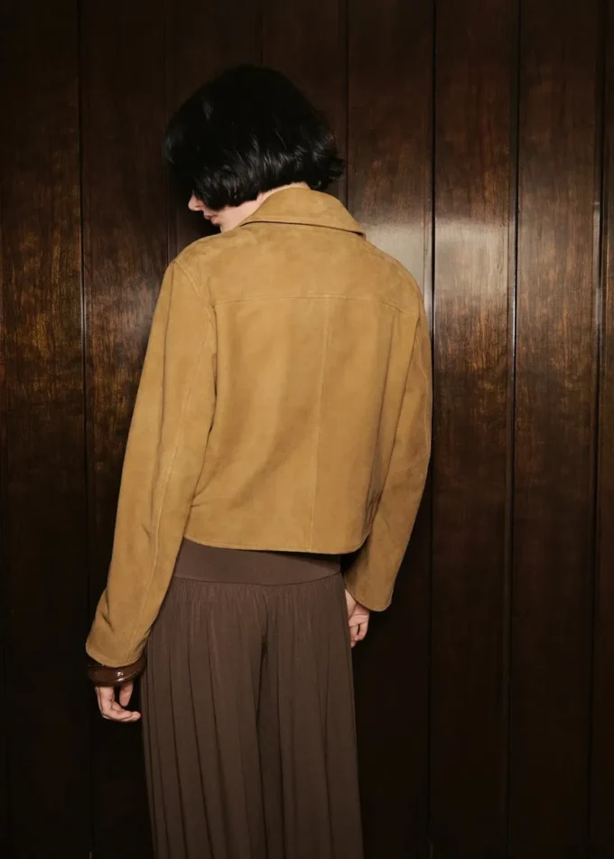 Wildlederjacke mit Knöpfen Wildlederjacke mit Knöpfen