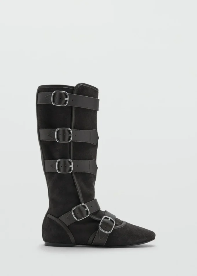 Wildlederstiefel mit Schnalle Wildlederstiefel mit Schnalle