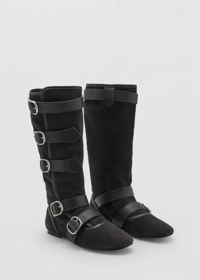 Wildlederstiefel mit Schnalle Wildlederstiefel mit Schnalle