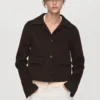 Wolljacke mit Knöpfen