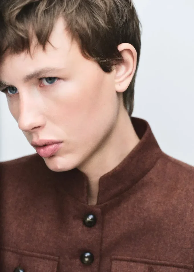 Wolljacke mit Stehkragen und Taschen Wolljacke mit Stehkragen und Taschen