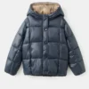 Zweifarbiger Anorak mit Kapuze Zweifarbiger Anorak mit Kapuze