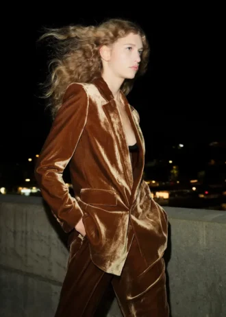 Zweireihige Samtjacke